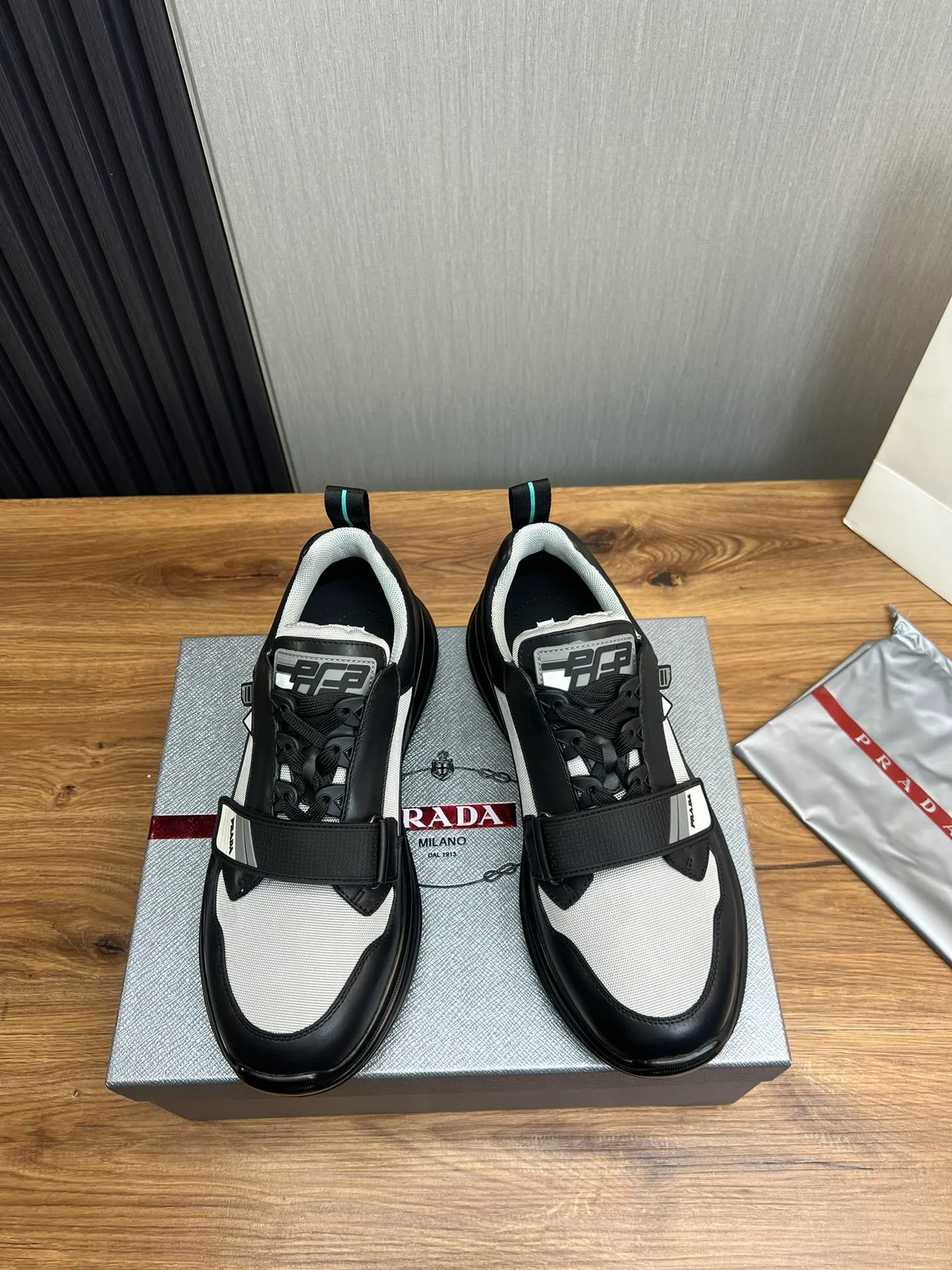 Men's shoes 💰620💰 [PRADA] Men's shoes are popular in the counter, official website is synchronized, high-quality shipments ✔️Original cowhide stitching mesh + cowhide lining, 1🆚1 replica, original original bottom, 38-45 (45 customized, non-refundable)